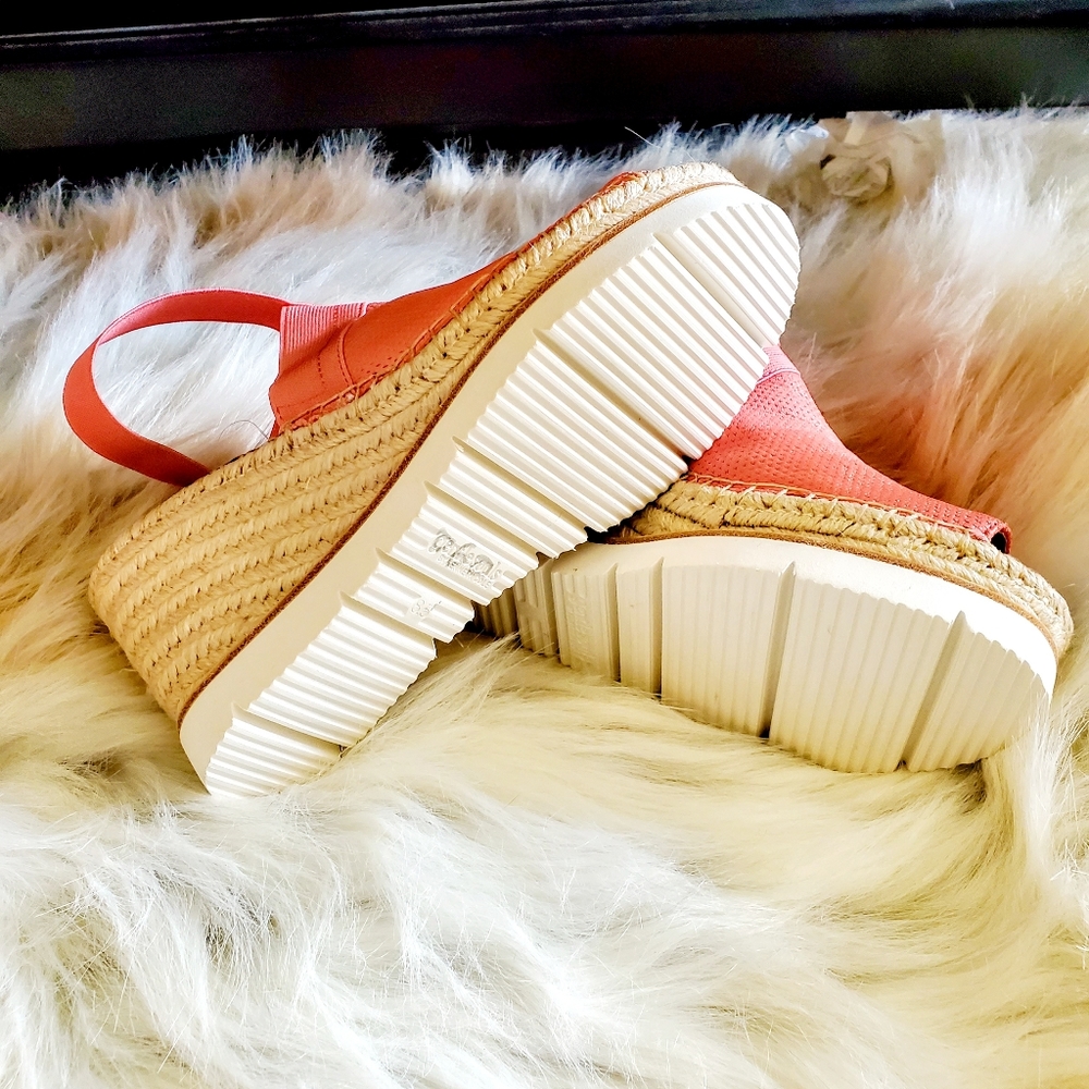 Gentle Souls by Kenneth Cole Crista Wedge Sandals - Picture 5 of 6